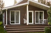 Ventanas y puertas de PVC para casas de madera