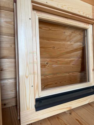 ventanas para casa de madera con vierteaguas MNVEEK